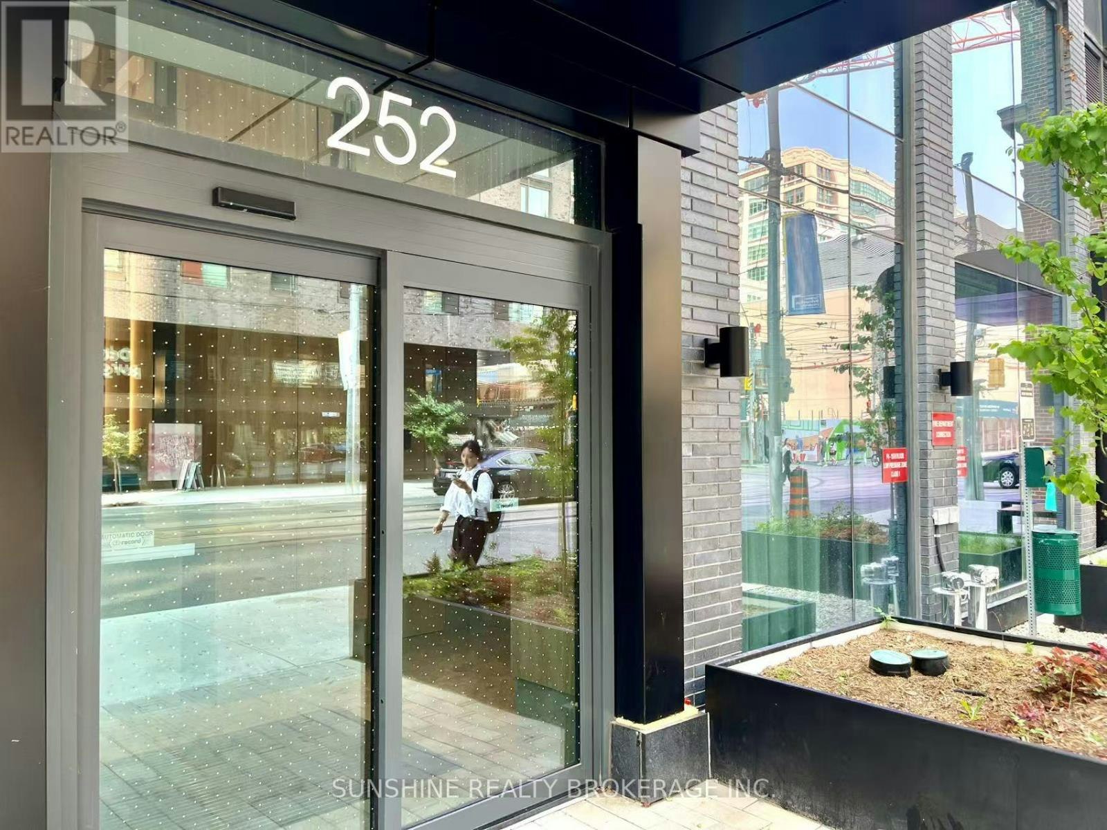 2101-252 Church Street E, Toronto, ON, M5B 0E6 - 3