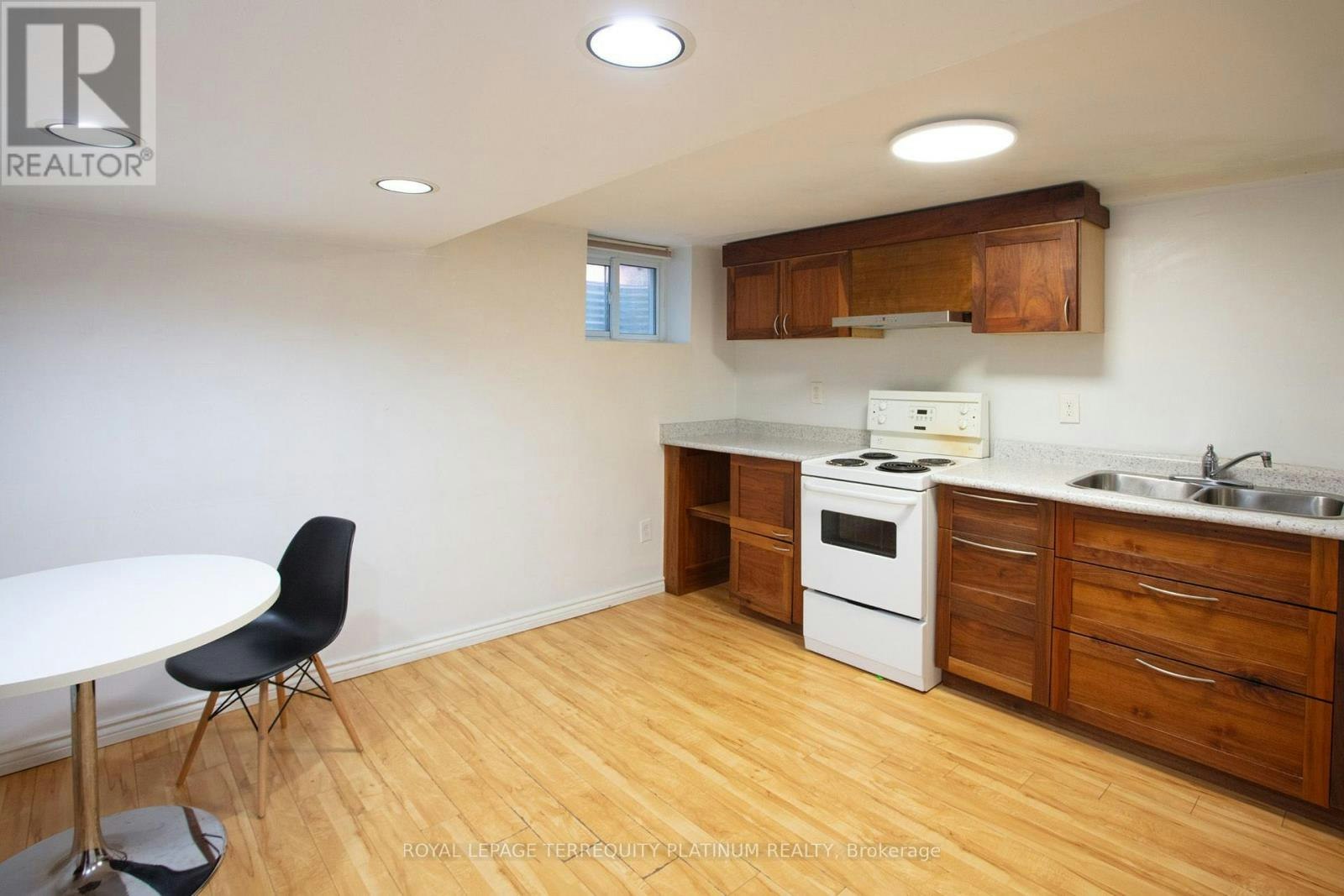 BSMT-296 Lumsden Avenue, Toronto, ON, M4C 2L1