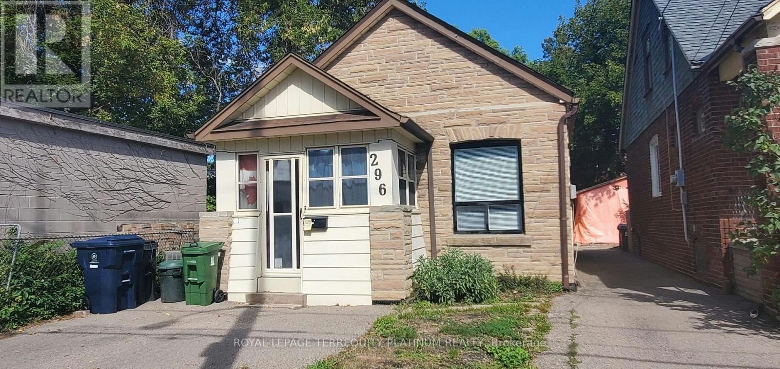 BSMT-296 Lumsden Avenue, Toronto, ON, M4C 2L1