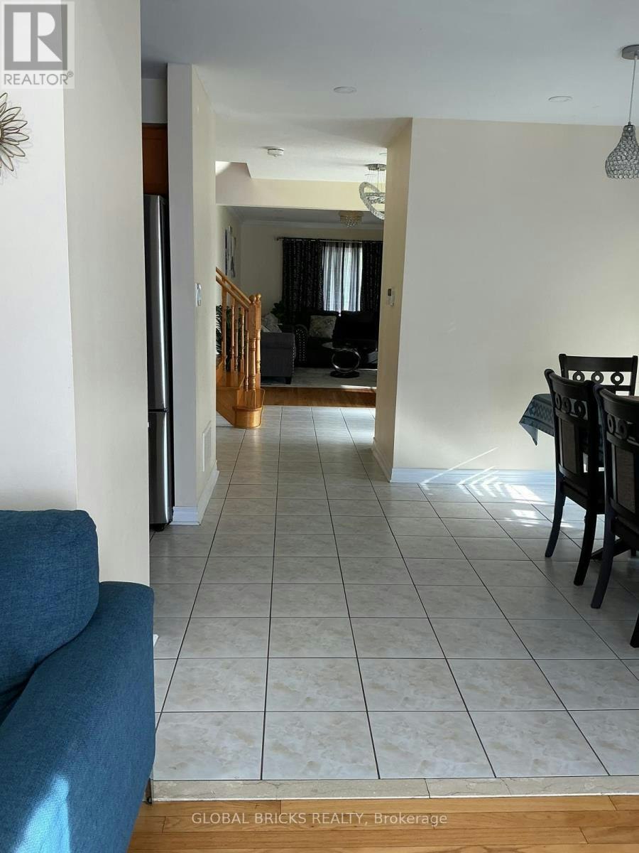 1 Rampart Crescent, Whitby, ON, L1P 1T5 - 6