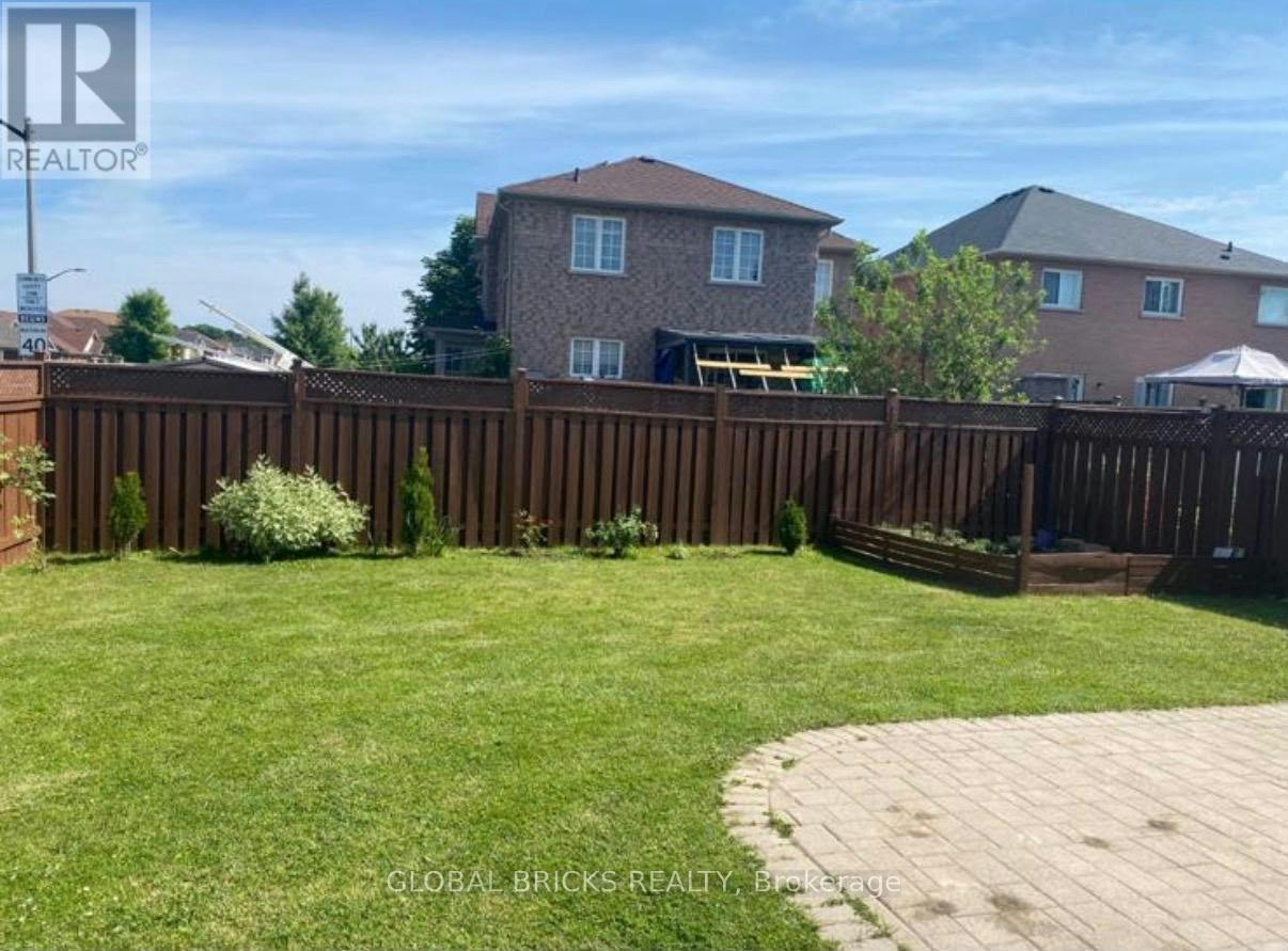 1 Rampart Crescent, Whitby, ON, L1P 1T5 - 5