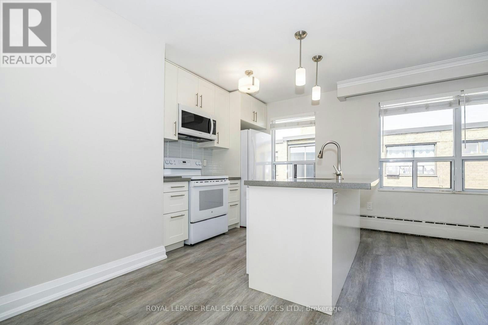 8-2637 Keele Street, Toronto, ON, M6L 2P2 - 15