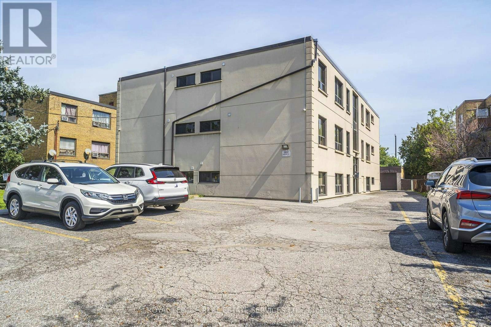 8-2637 Keele Street, Toronto, ON, M6L 2P2 - 4