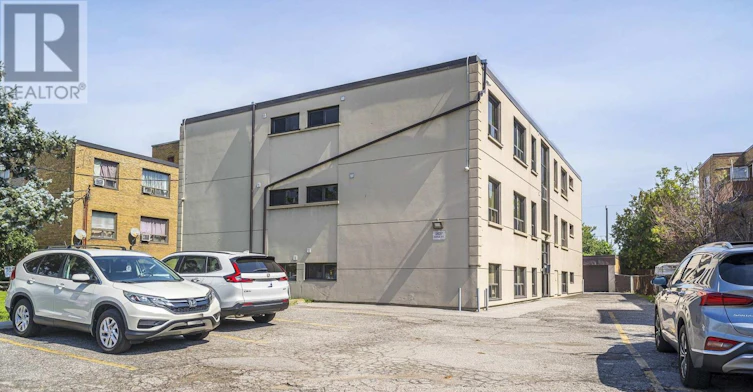 8-2637 Keele Street, Toronto, ON, M6L 2P2 - 4