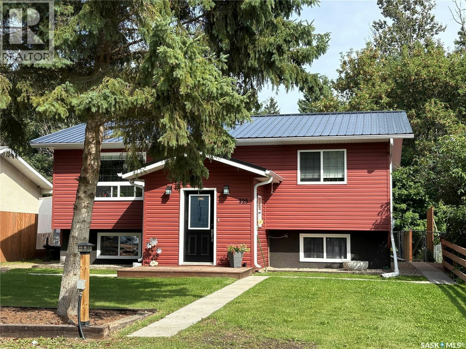325 1st Avenue N, Big River, SK, S0J 0E0