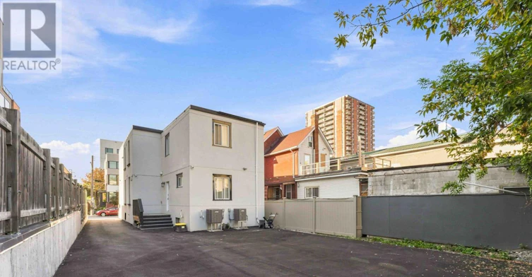 B-13 Balsam Street, Ottawa, ON, K1R 6W6 - 25