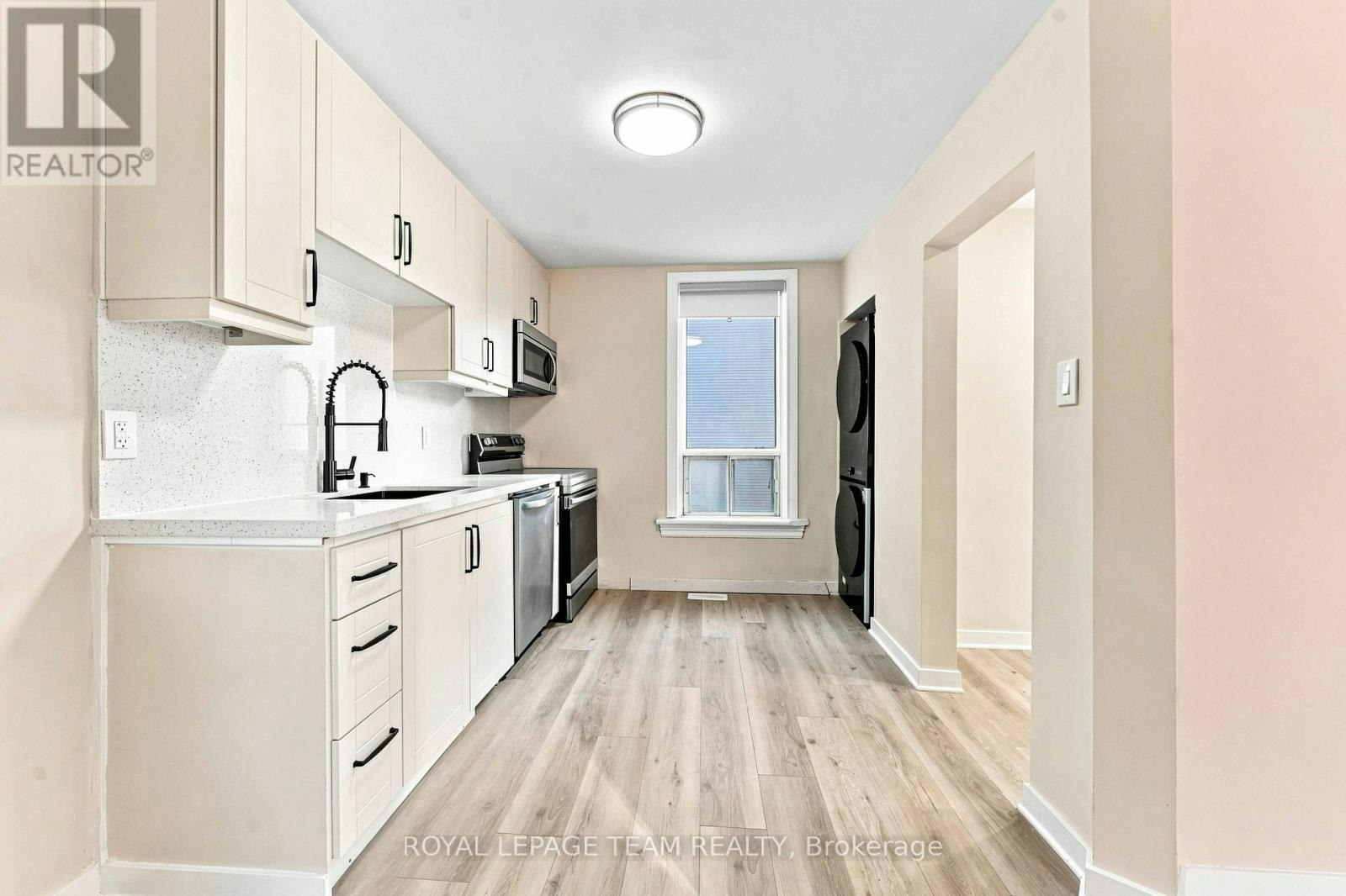B-13 Balsam Street, Ottawa, ON, K1R 6W6 - 3