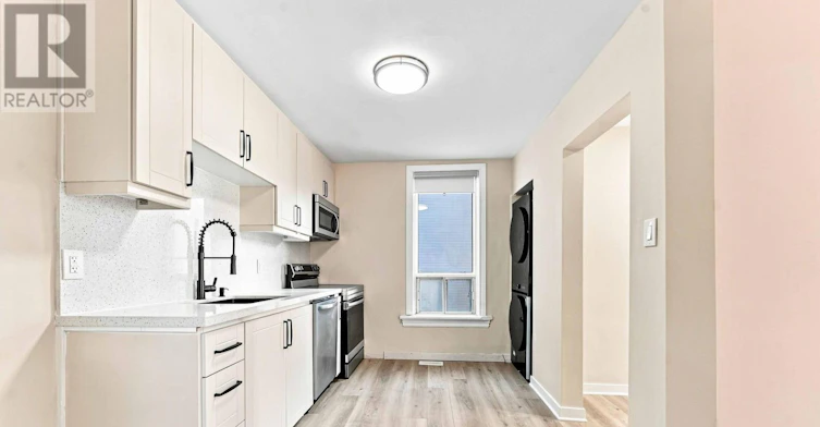 B-13 Balsam Street, Ottawa, ON, K1R 6W6 - 3