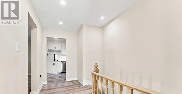 B-13 Balsam Street, Ottawa, ON, K1R 6W6 - 8