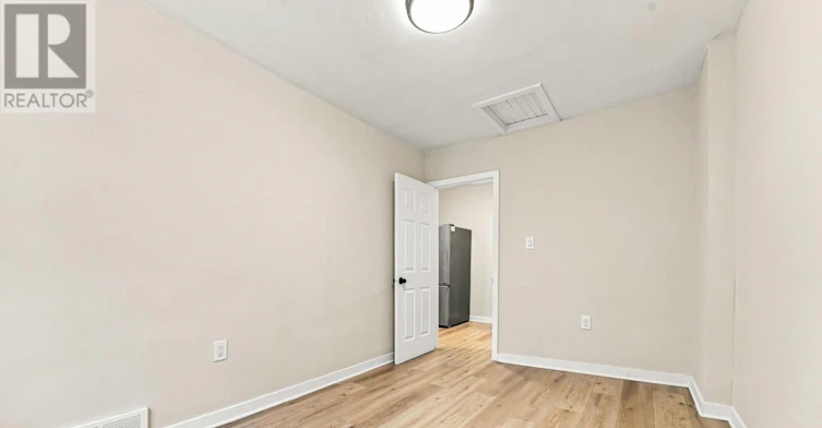B-13 Balsam Street, Ottawa, ON, K1R 6W6 - 16
