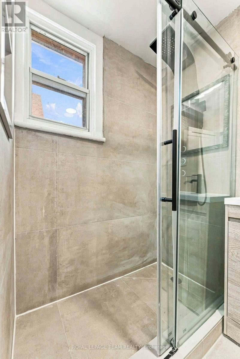 B-13 Balsam Street, Ottawa, ON, K1R 6W6 - 22