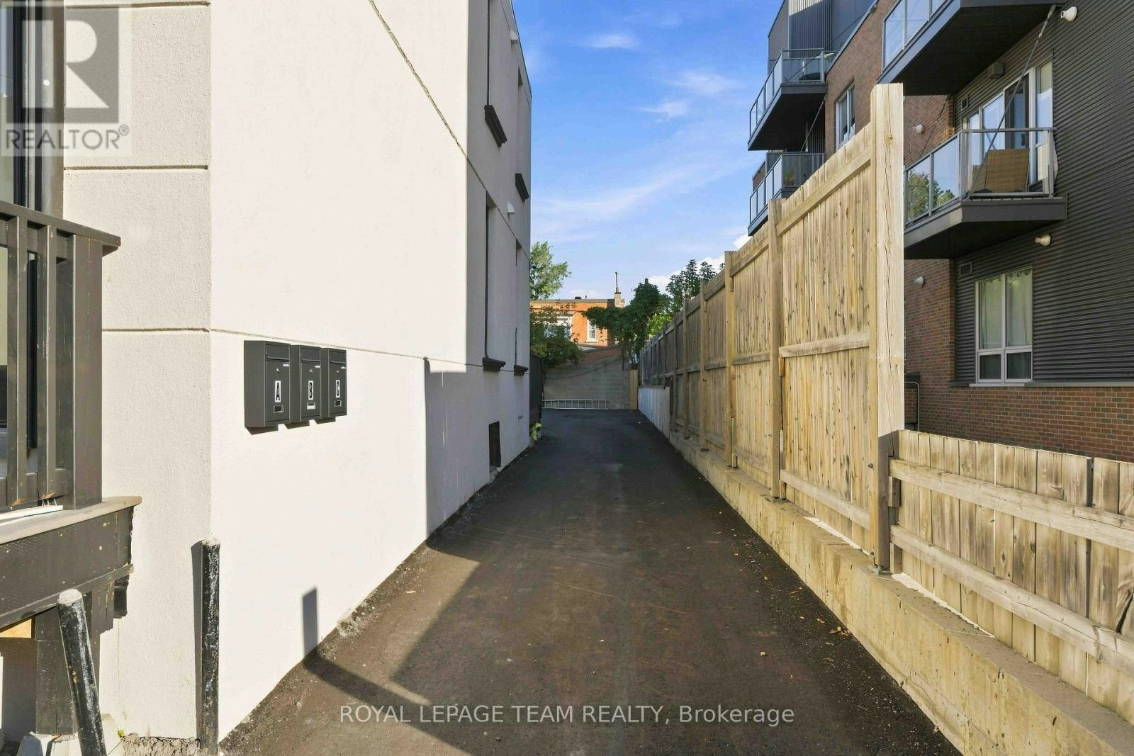 B-13 Balsam Street, Ottawa, ON, K1R 6W6 - 24