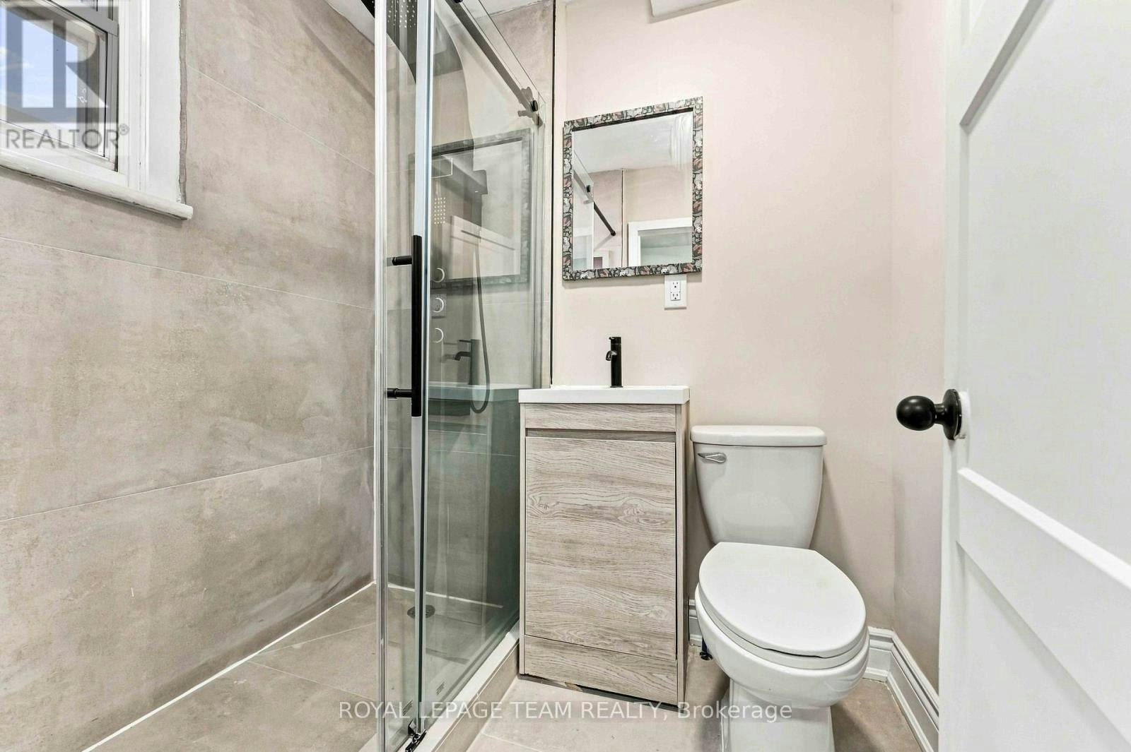 B-13 Balsam Street, Ottawa, ON, K1R 6W6 - 21