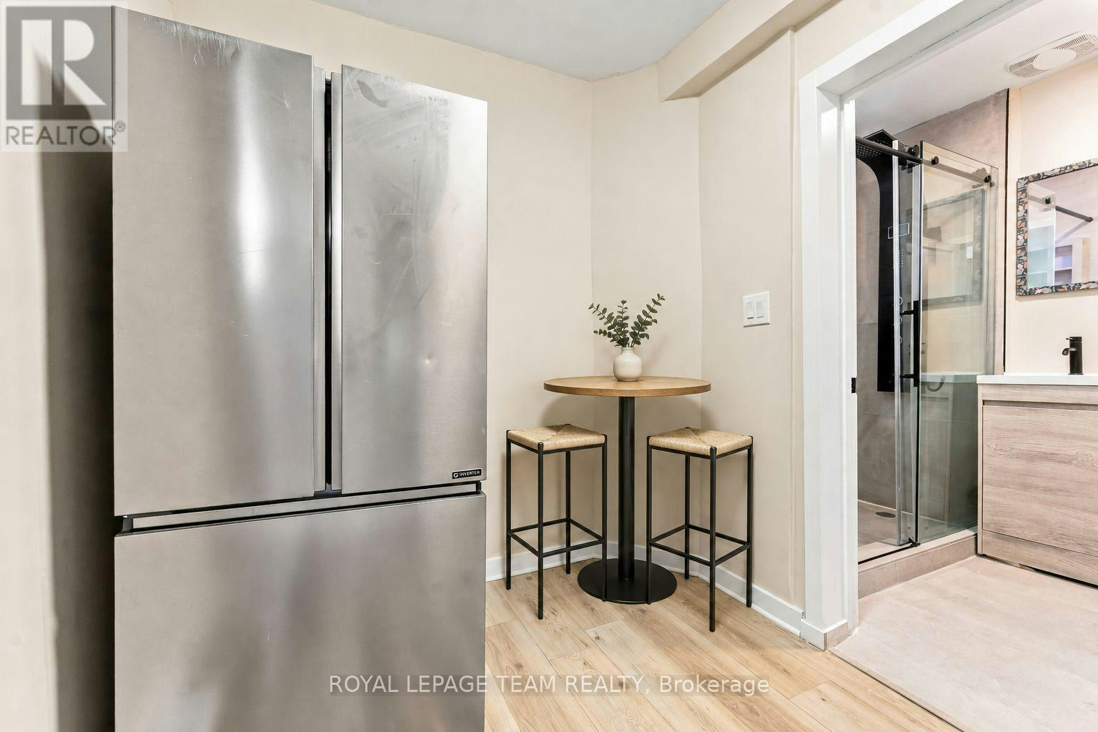 B-13 Balsam Street, Ottawa, ON, K1R 6W6 - 4