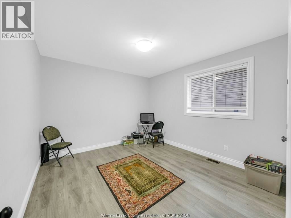 2277 Northway Avenue, Windsor, ON, N9B 3Y3 - 24