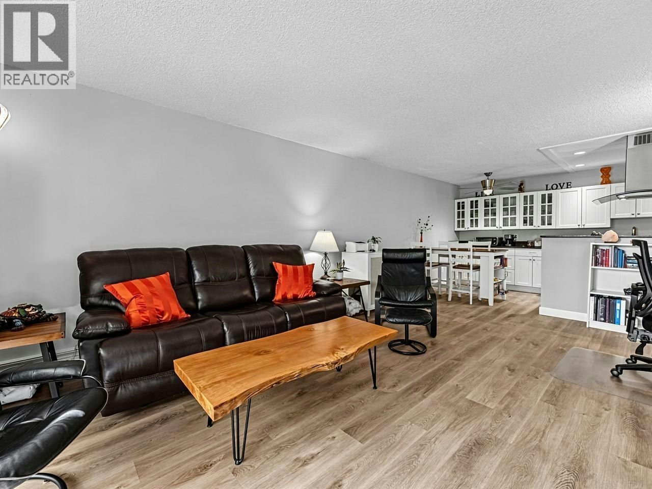 102-410 Agnes Street, New Westminster, BC, V3L 1G1