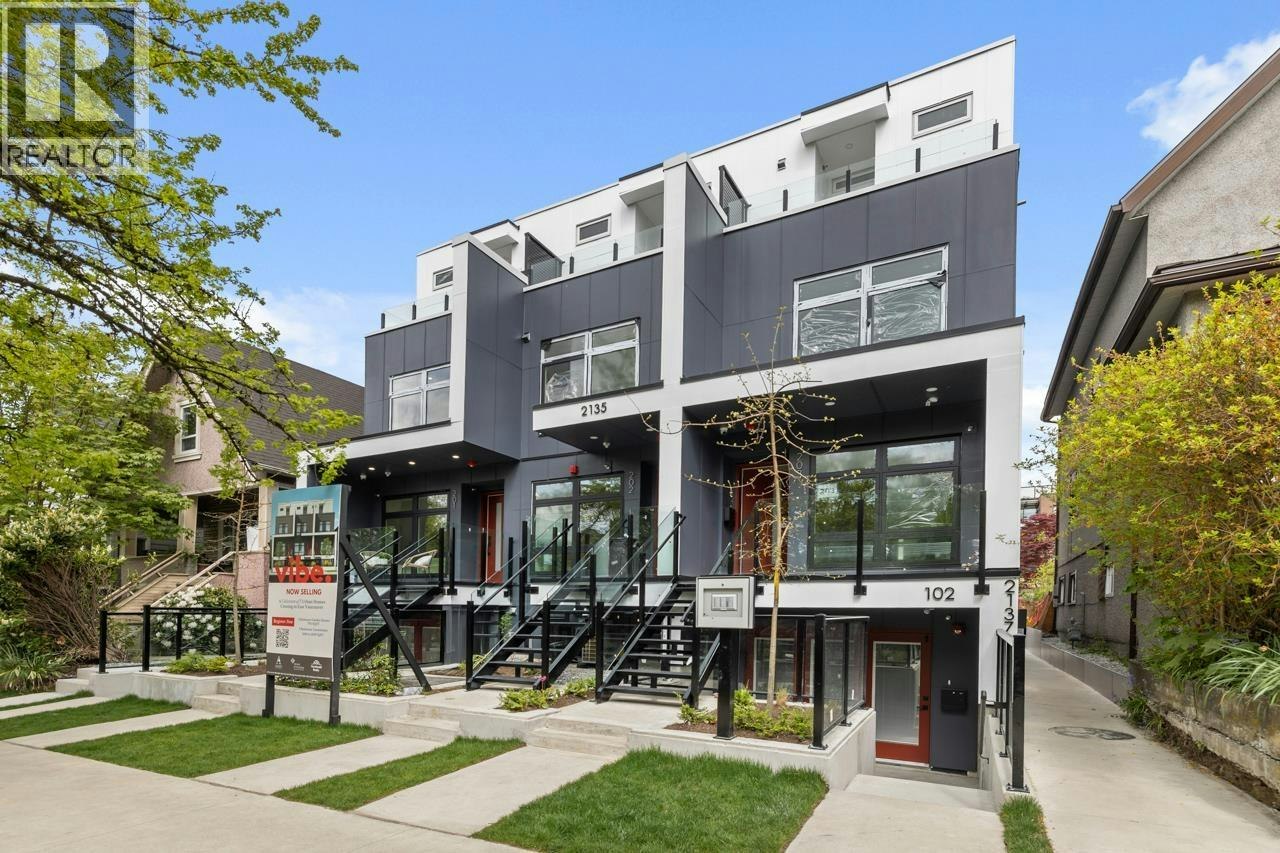 202-2135 E Pender Street, Vancouver, BC, V5L 1X3