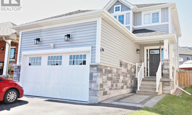 12 Summer Lane