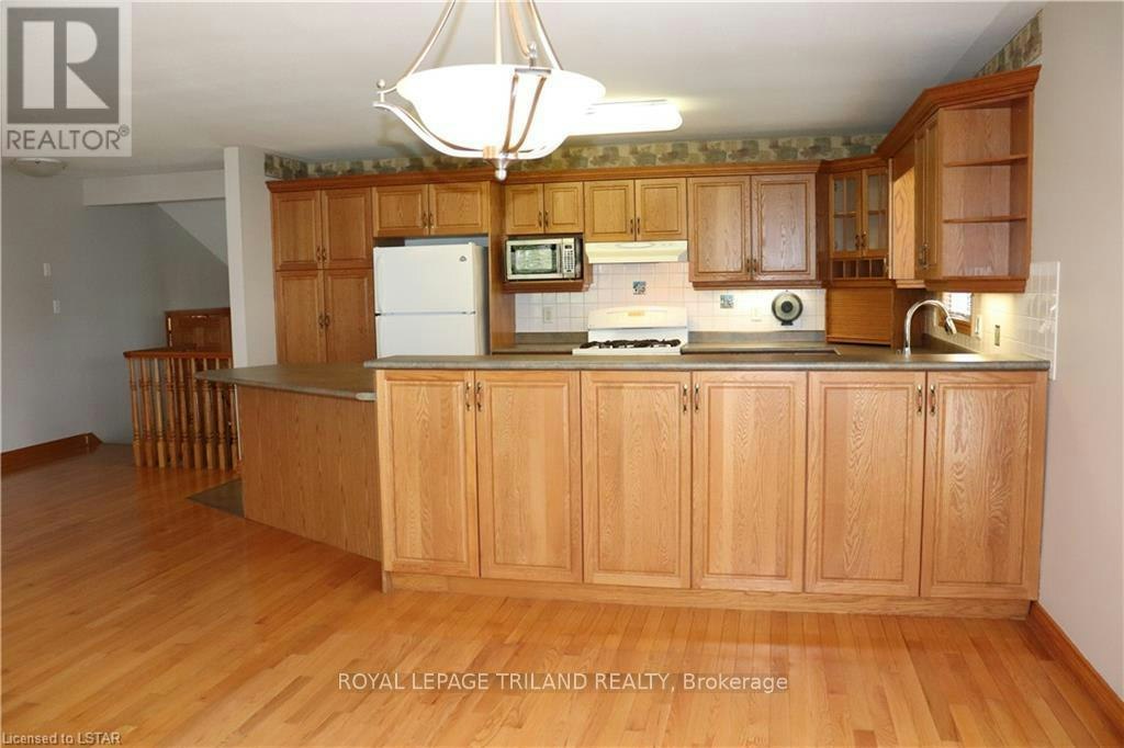 2550 Emerson Street, Strathroy, ON, N0L 1W0 - 6