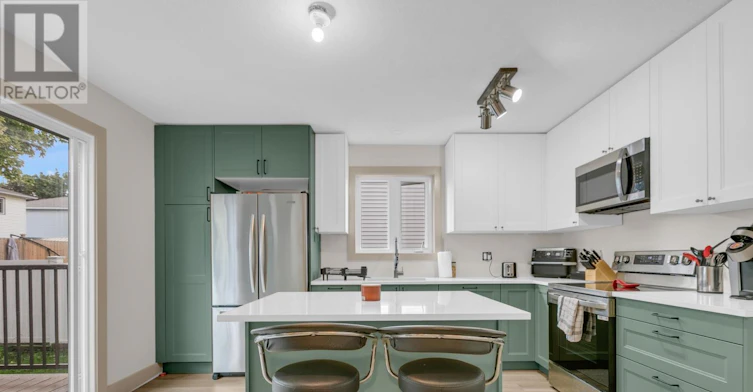 704 Levac Drive, Ottawa, ON, K4A 2R1 - 3