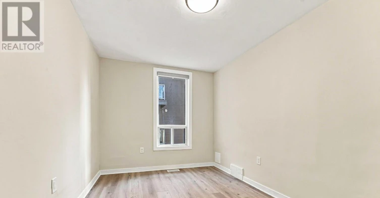 A-13 Balsam Street, Ottawa, ON, K1R 6W6 - 11