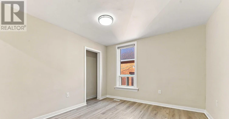 A-13 Balsam Street, Ottawa, ON, K1R 6W6 - 3