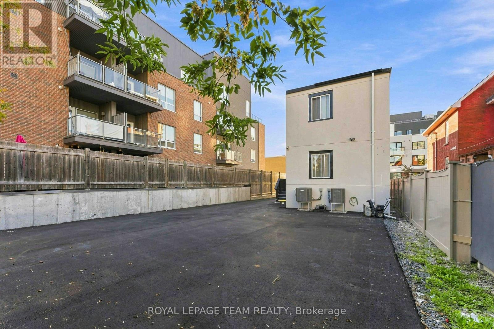 A-13 Balsam Street, Ottawa, ON, K1R 6W6 - 17