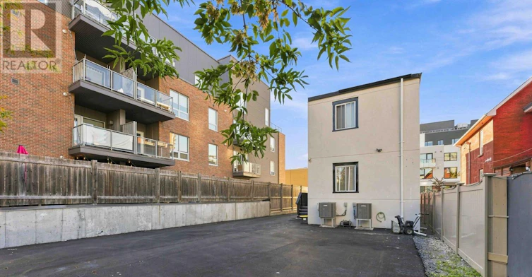 A-13 Balsam Street, Ottawa, ON, K1R 6W6 - 17