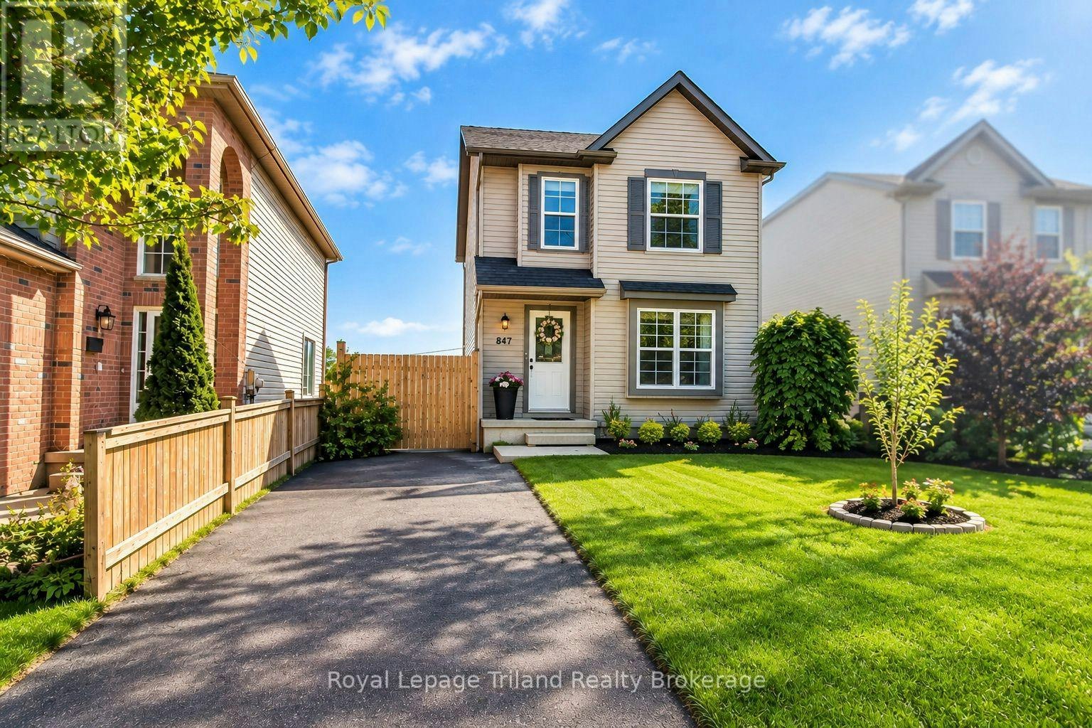 847 Hunters Gate Crescent, Woodstock, ON, N4V 1G3