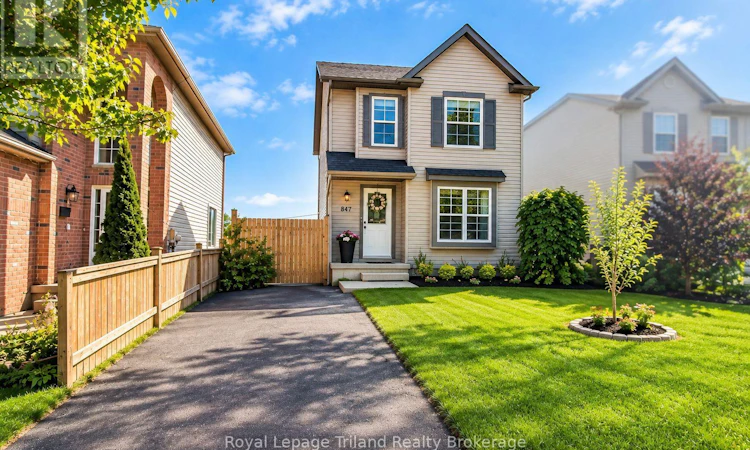 847 Hunters Gate Crescent