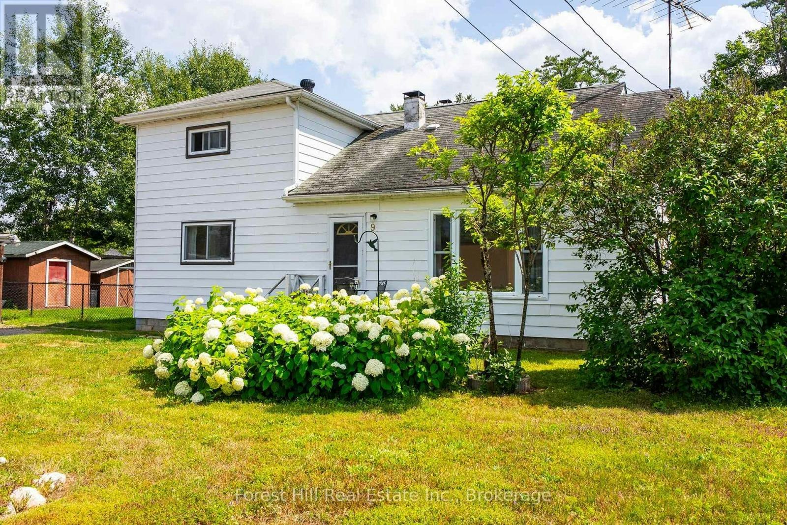 9 Spruce Glen Road, Huntsville, ON, P1H 1C9