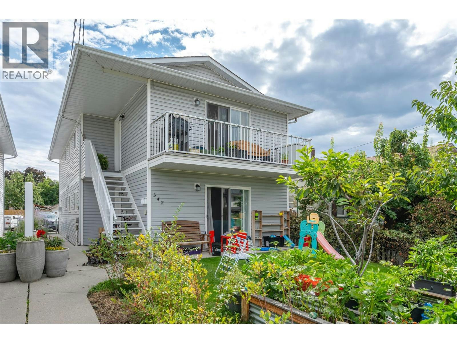 201-542 W Wade Avenue, Penticton, BC, V2A 1V5