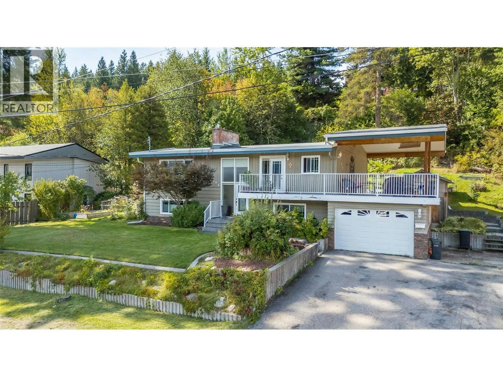 2404 11th Avenue, Castlegar, BC, V1N 3A9