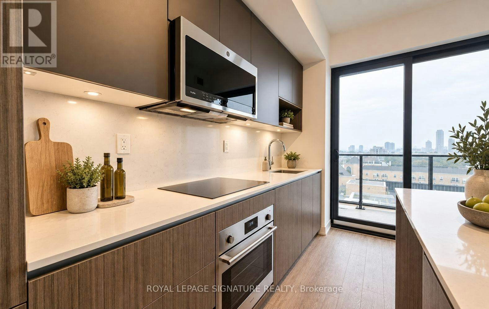807-799 The Queensway, Toronto, ON, M8Z 1N4
