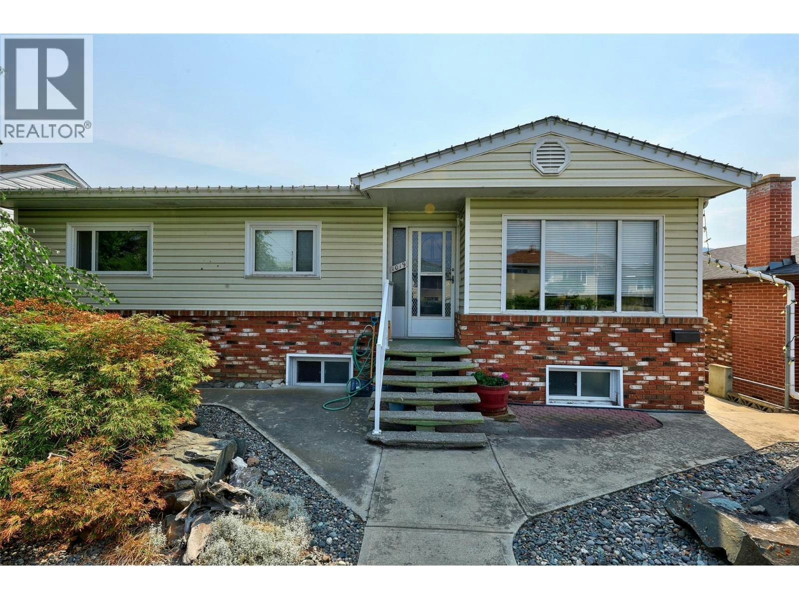1019 Moncton Avenue, Kamloops, BC, V2B 1S5