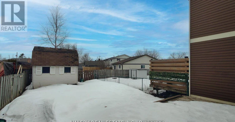 24 Lampman Lane, Barrie, ON, L4N 5B1 - 13