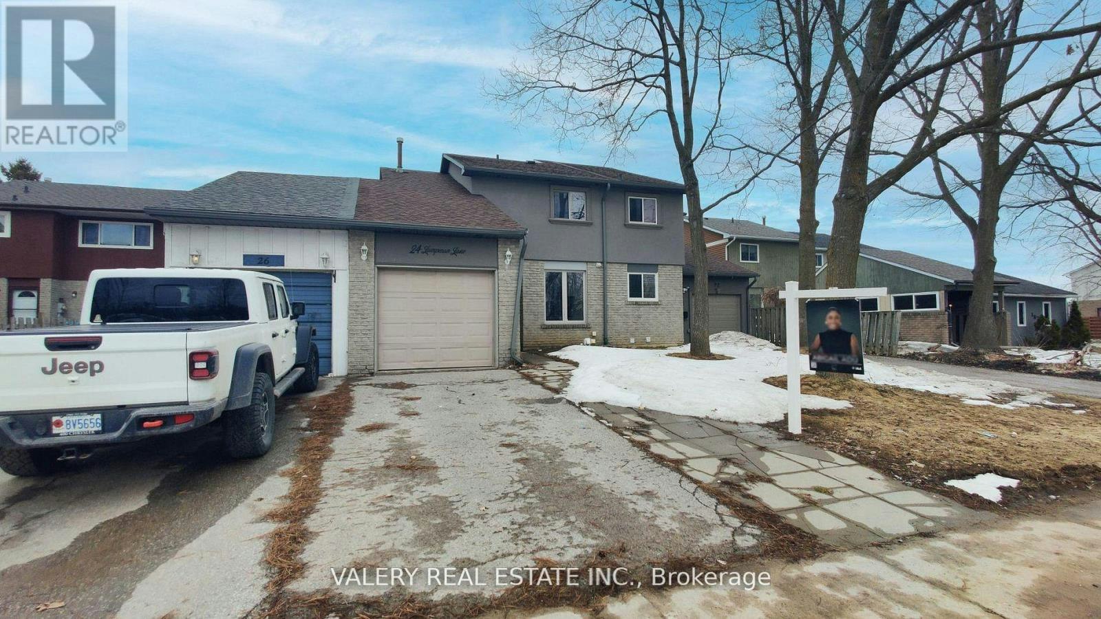 24 Lampman Lane, Barrie, ON, L4N 5B1