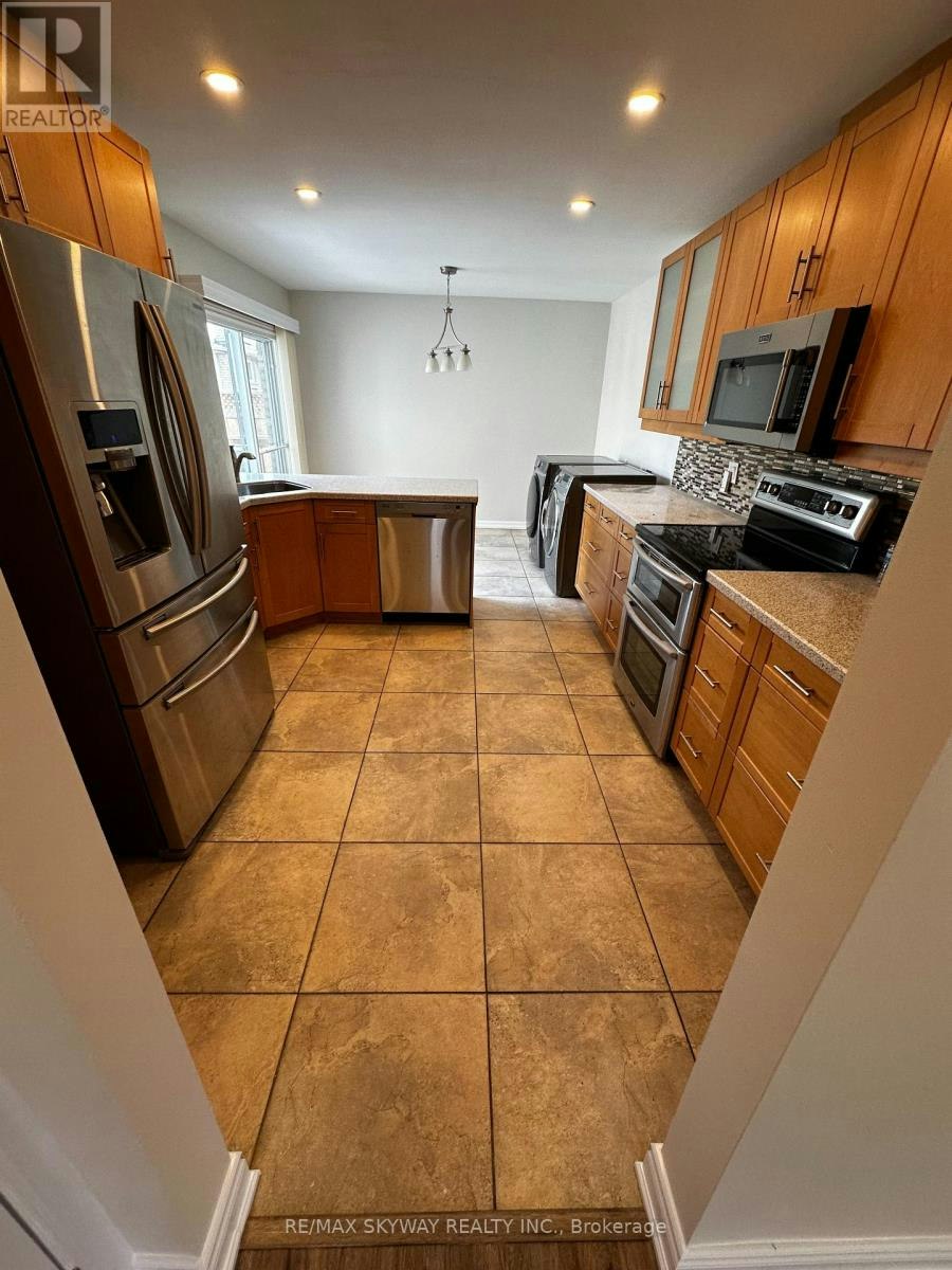 UPPER-535 Appledale Crescent, Waterloo, ON, N2T 1V8 - 2