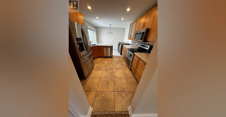 UPPER-535 Appledale Crescent, Waterloo, ON, N2T 1V8 - 2