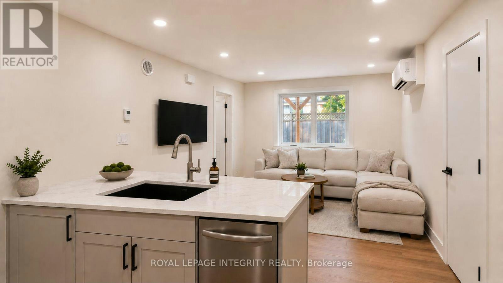 B-374 Berkley Avenue, Ottawa, ON, K2A 2G7 - 8