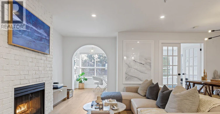 2680 W 4th Avenue, Vancouver, BC, V6K 4S3 - 2