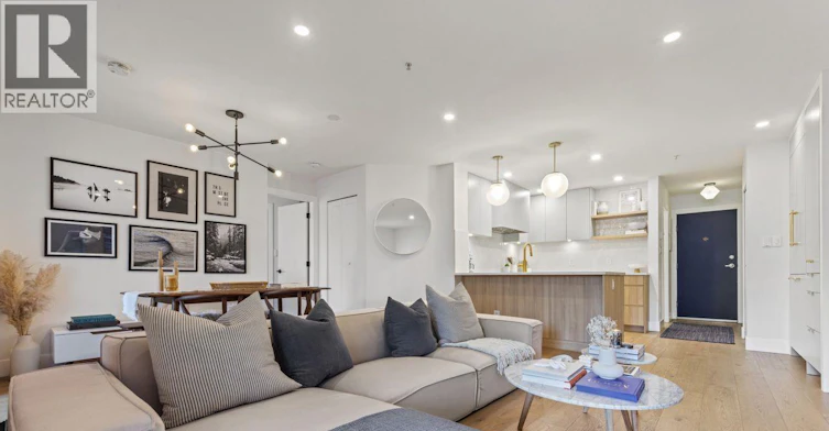 2680 W 4th Avenue, Vancouver, BC, V6K 4S3 - 4