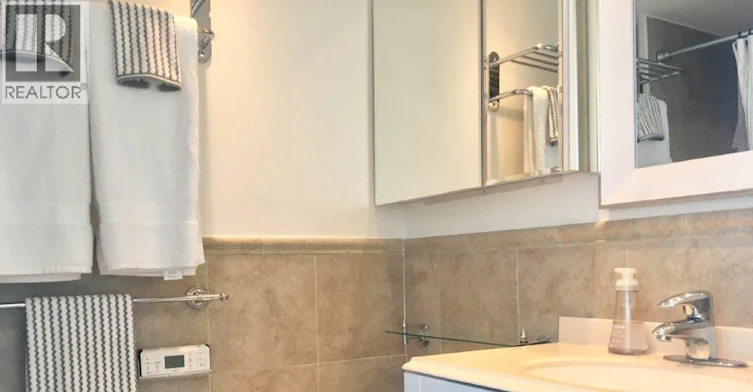 1251 Cardero Street, Vancouver, BC, V6G 2H9 - 11