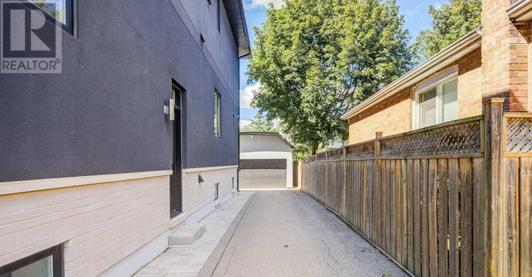 BSMT-28 Monarchdale Avenue, Toronto, ON, M6M 2S7 - 3