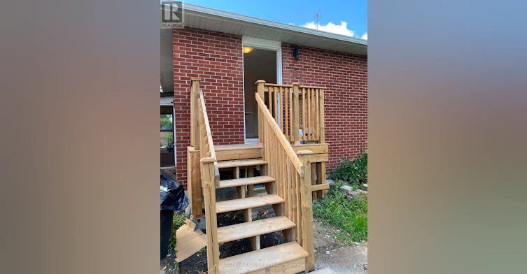 MAIN-756 Cummings Avenue, Ottawa, ON, K1K 2L1 - 2