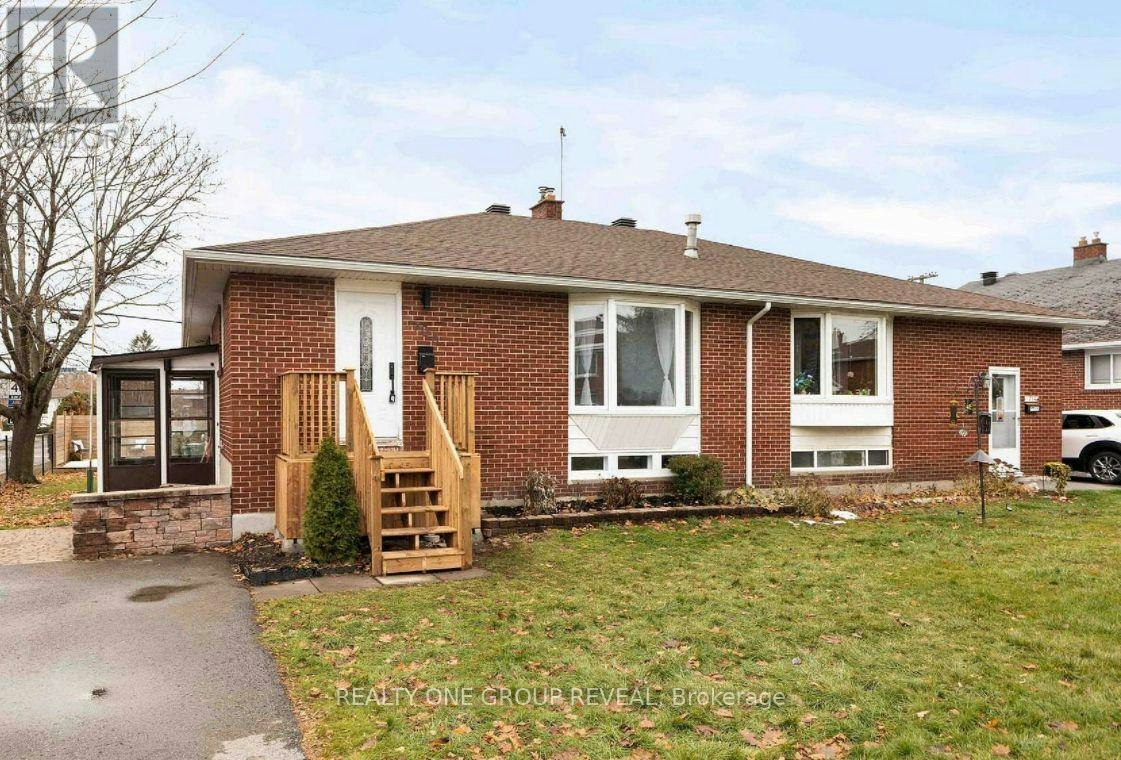 MAIN-756 Cummings Avenue, Ottawa, ON, K1K 2L1