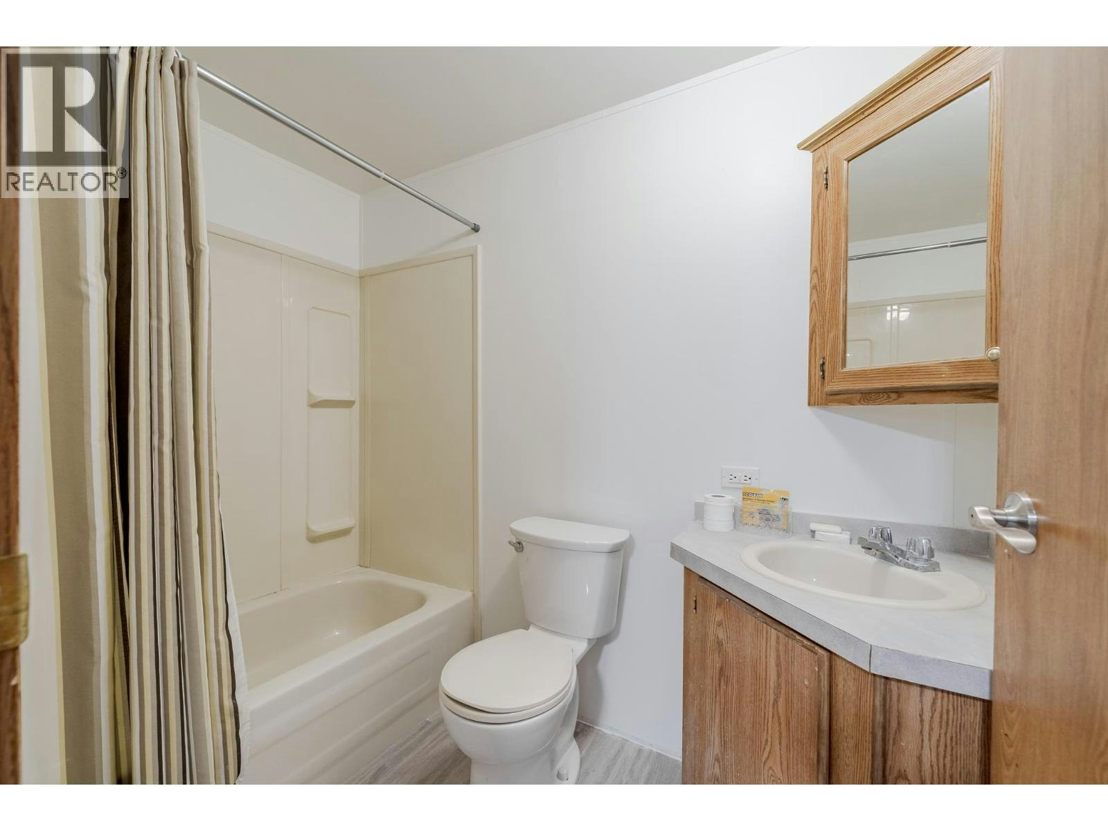 7778 Machete Lake Road, Bridge Lake, BC, V0K 1E0 - 9