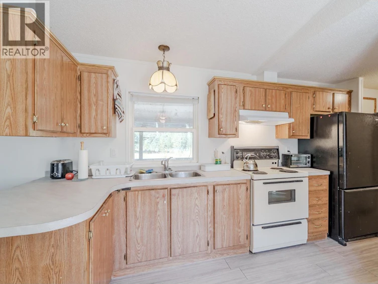7778 Machete Lake Road, Bridge Lake, BC, V0K 1E0 - 5