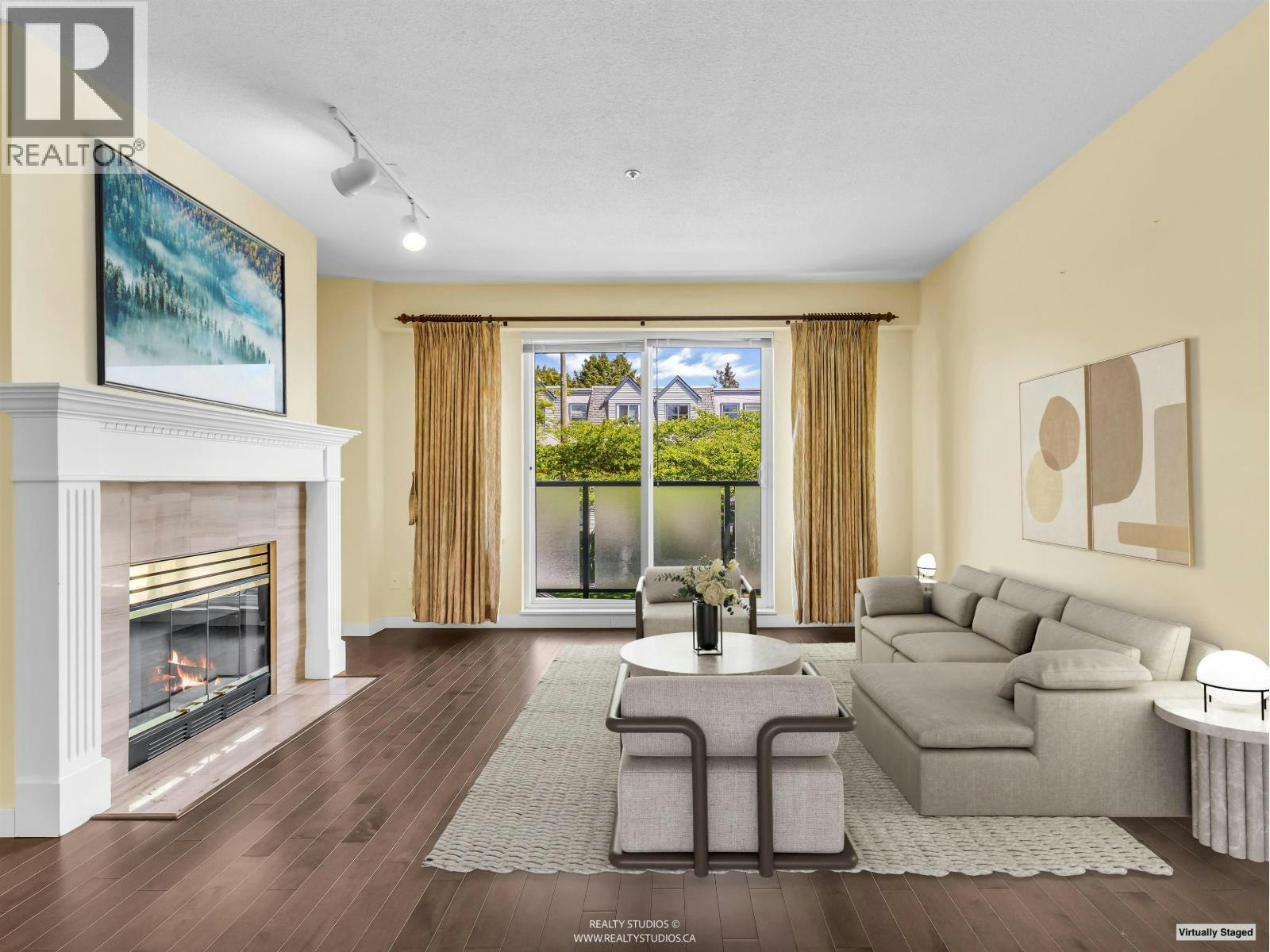 204-876 W 16th Avenue, Vancouver, BC, V5Z 1T1