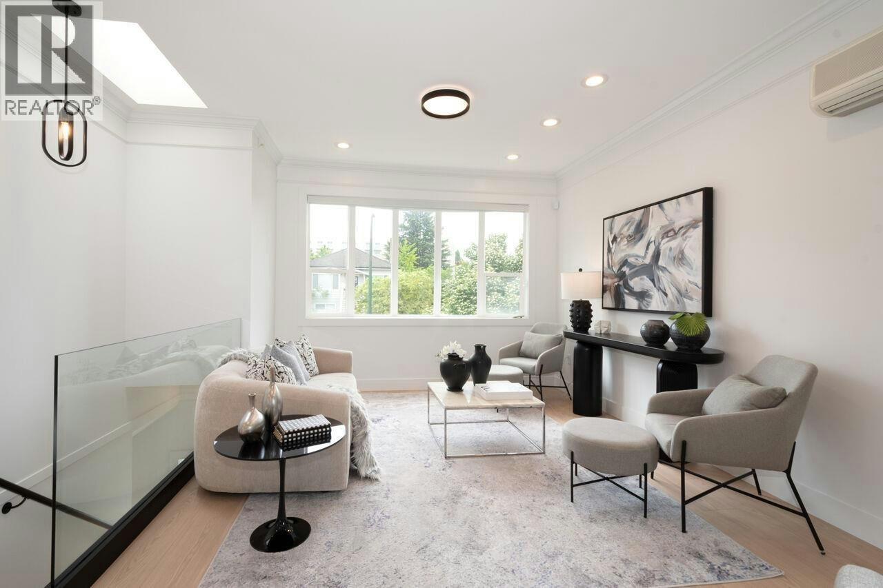 827 E 32nd Avenue, Vancouver, BC, V5V 2Y7